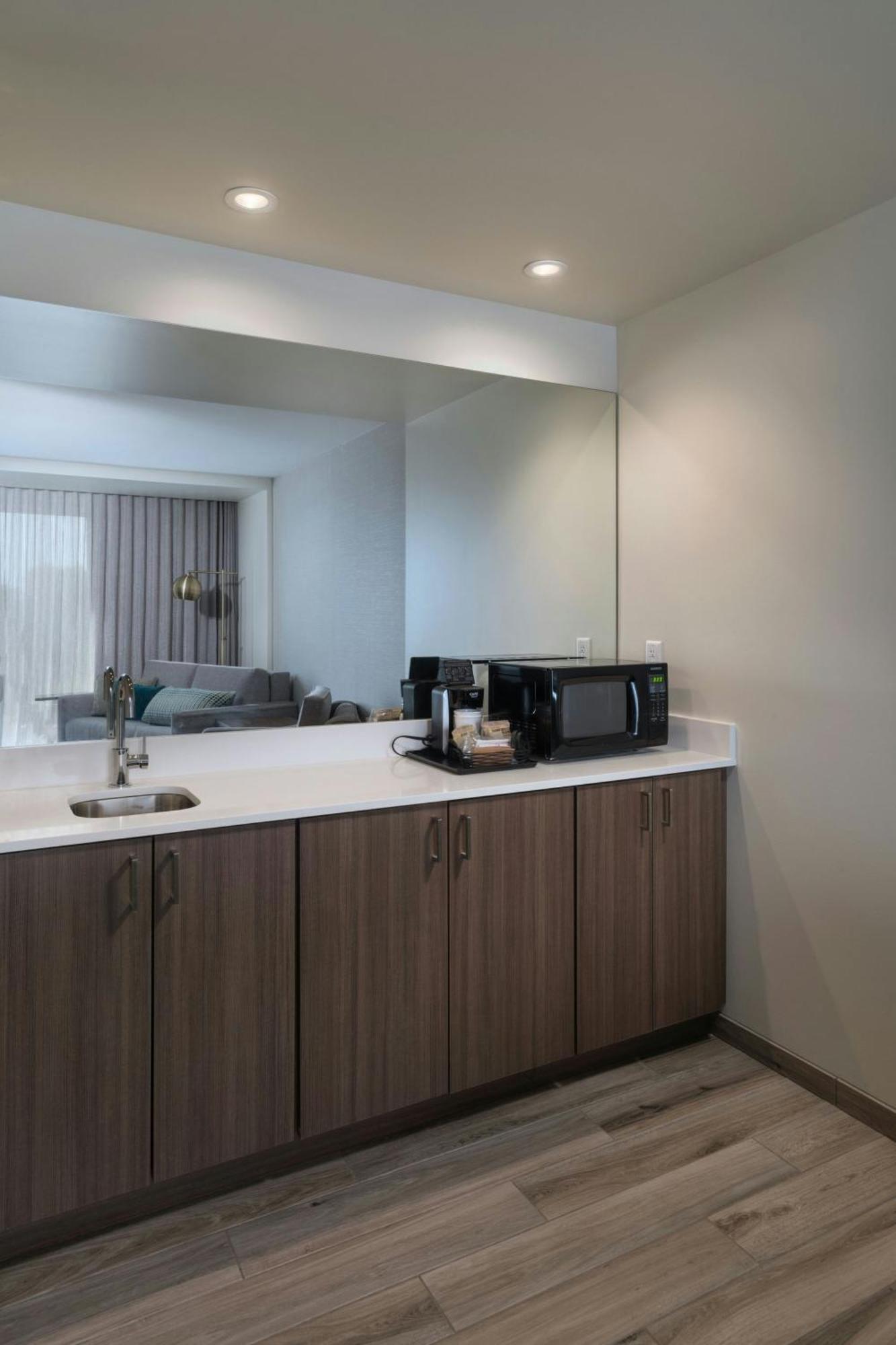 Отель Courtyard St. Louis Brentwood Richmond Heights Экстерьер фото