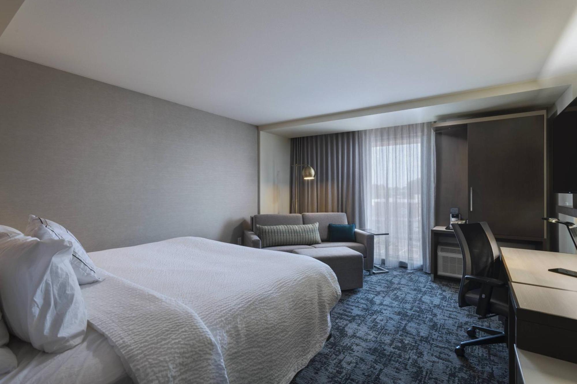 Отель Courtyard St. Louis Brentwood Richmond Heights Экстерьер фото